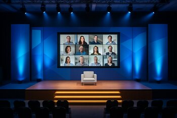 Hibrid formatda həm zal, həm kamera üçün uyğun dizayn edilmiş səhnə