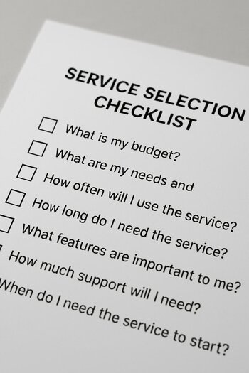 Xidmət seçimi üçün hazırlanmış checklist sənədinin yaxın görünüşü
